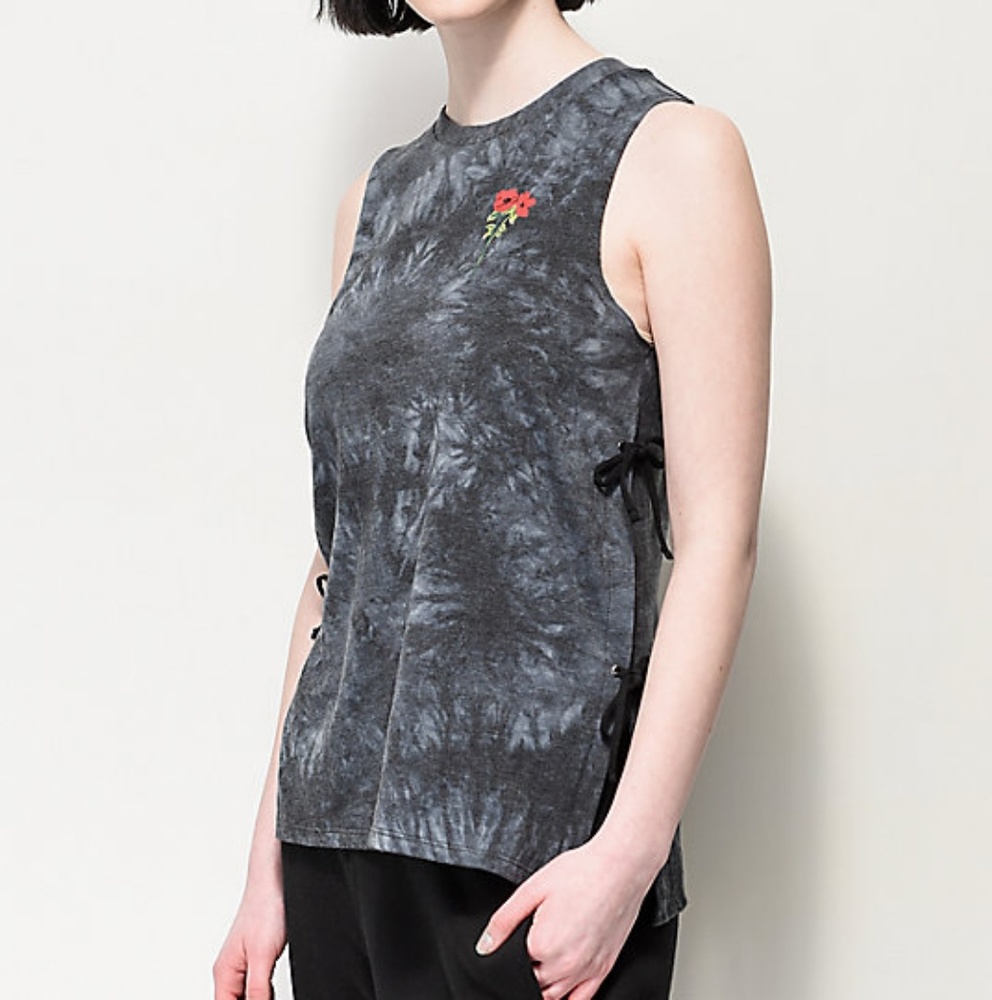 Lace up black tie-dye tank top
